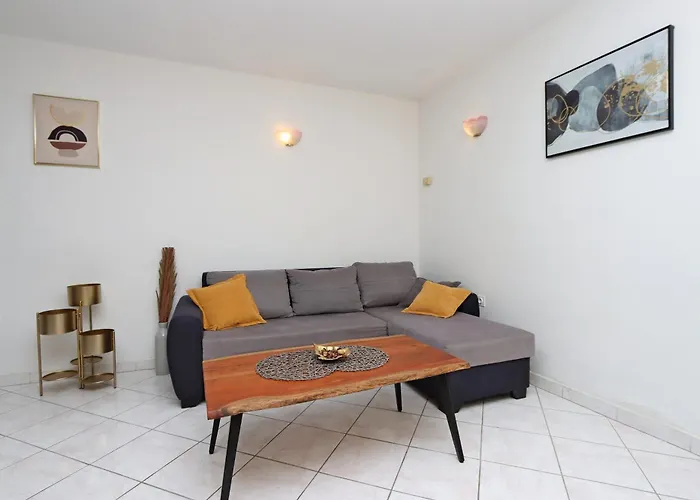 Apartments With A Parking Space Brsec, Opatija - 7755