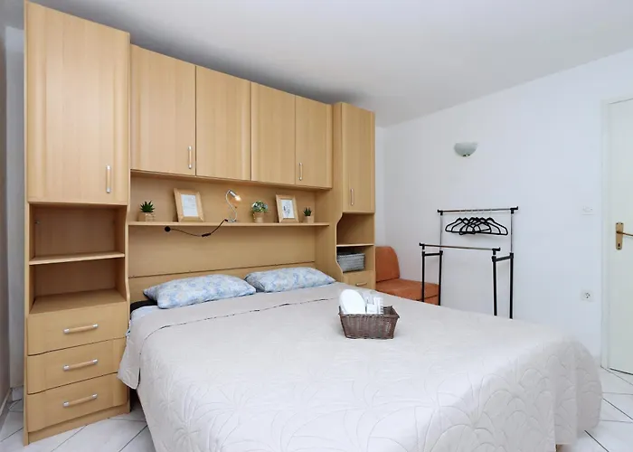 Apartments With A Parking Space Brsec, Opatija - 7755